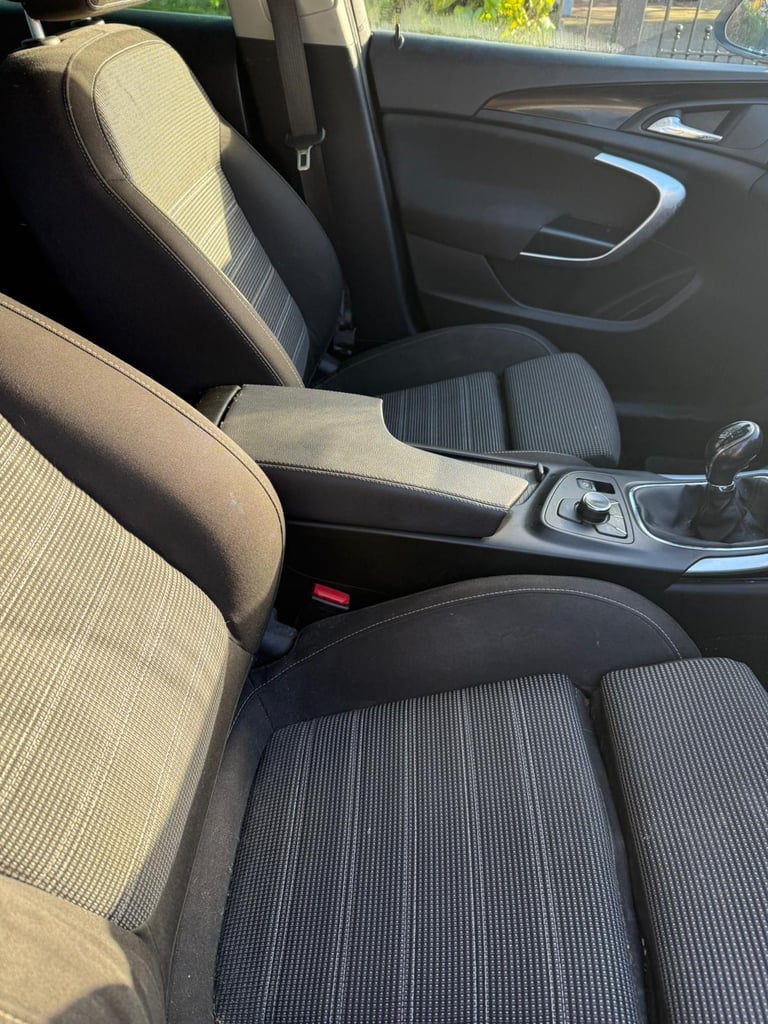 Vauxhall, INSIGNIA, Estate, 2010, Manual, 1956 (cc), 5 doors