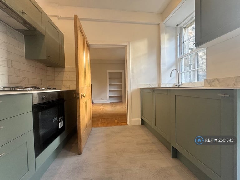 2 bedroom flat in Inverleith Terrace, Edinburgh, EH3 (2 bed) (#2661845)