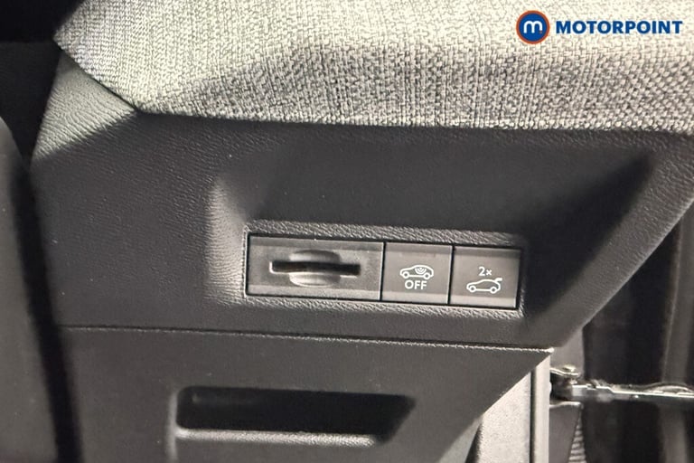 2024 Peugeot 3008 1.2 Hybrid 136 GT 5dr e-DSC6 SUV Petrol Automatic