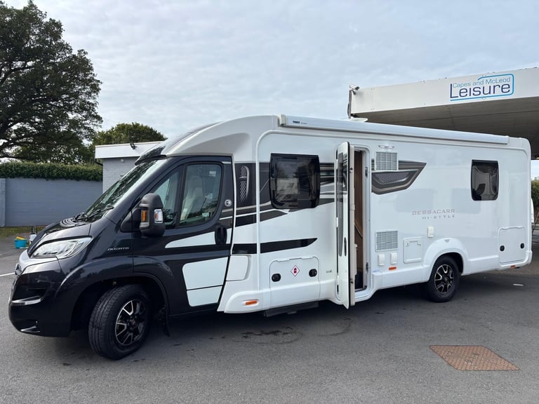 SWIFT BESSACARR HI-STYLE 599 MOTORHOME Alde, Auto Satellite, Tower Fridge, 