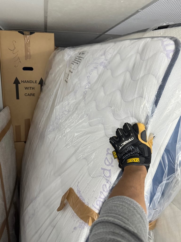 image for Double mattress *GOOD AS NEW* Spring + Memory Foam