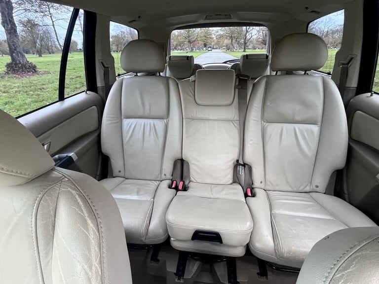 2011 Volvo XC90 2.4 D5 SE SUV 5dr Diesel Geartronic AWD (219 g/km  200 bhp)