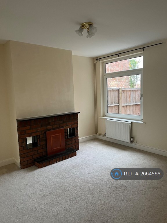 3 bedroom house in Fuller Street, Kettering, NN16 (3 bed) (#2664566)