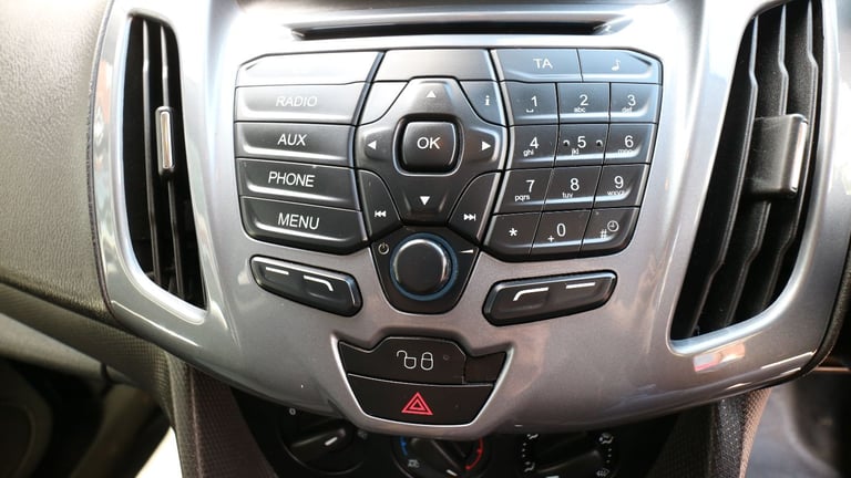 FORD TRANSIT 200 LIMITED PV Silver Manual Diesel, 2016