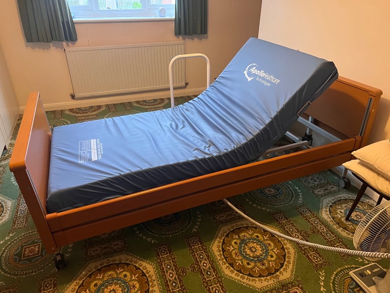 Adjustable bed 