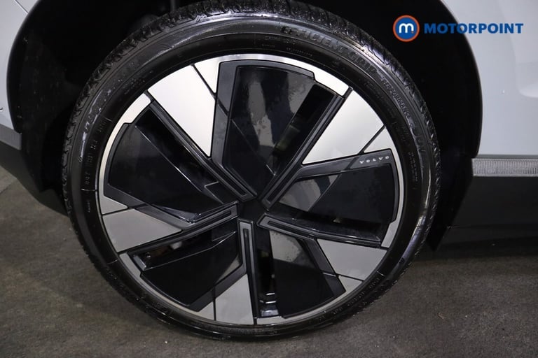 2025 Volvo EX30 200kW SM Extended Range Ultra 69kWh 5dr Auto ESTATE ELECTRIC Automatic