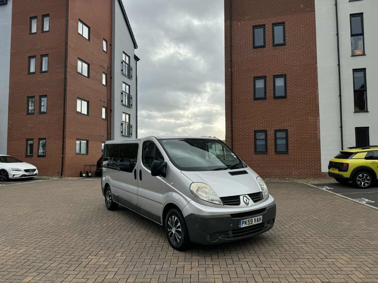 Renault, TRAFIC, 9 Seater MPV, Minibus, People Carrier, 2010, Manual, 2464 (cc), 4 doors