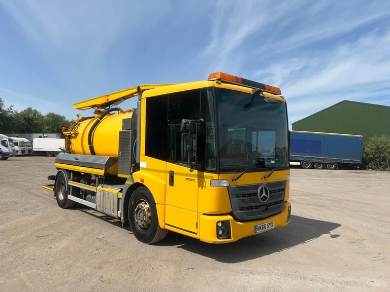 Mercedes-Benz ECONIC 1830 