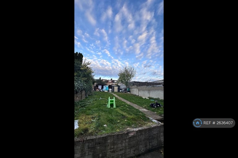 1 bedroom flat in Northbrook Rd, Essex, IG1 (1 bed) (#2636407)