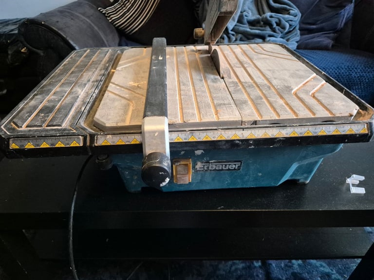 Erbauer electric wet tile cutter 