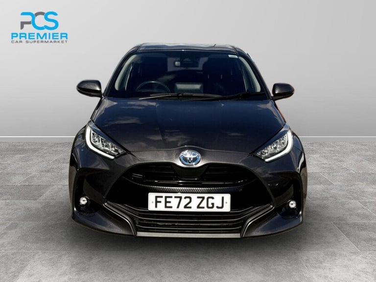  Toyota Yaris VVT-h Design Hatchback HYBRID Automatic