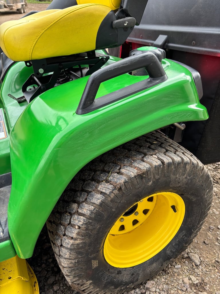 X758 John Deere ride on mower