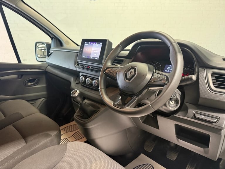 2023 73 RENAULT TRAFIC 2.0 DCI BLUE 30 ADVANCE PANEL VAN 5DR DIESEL MANUAL SWB E