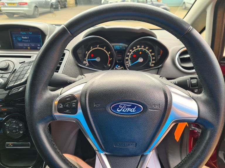 2014 Ford Fiesta 1.0 100ps EcoBoost s/s Zetec, ONLY 36,807 MILES