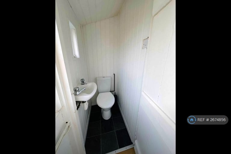 1 bedroom in Mount Gould Road, Plymouth, PL4 (#2674856)