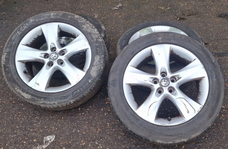 Vauxhall Astra J x4 215/55/17 Inch Alloy Wheels And Tyres 2013