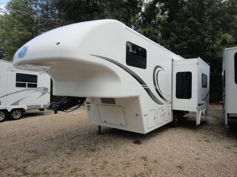 Fifth Wheel Co Celtic Rambler 5th wheel trailer