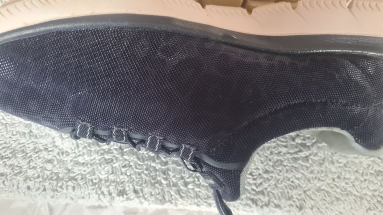 Skechers uk4 uber lightweight memory foam navy trainers, almost teo tone design 