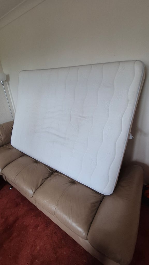Mattress (small double)