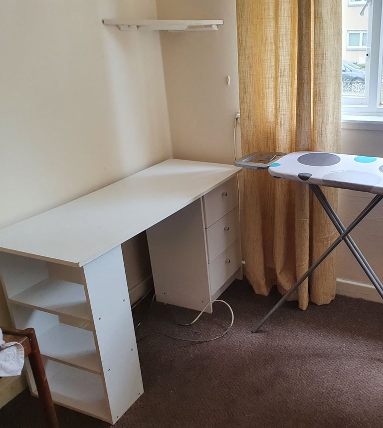 Large Spacious Double Room EH15 FREE Council Tax Free Parking near duddingston