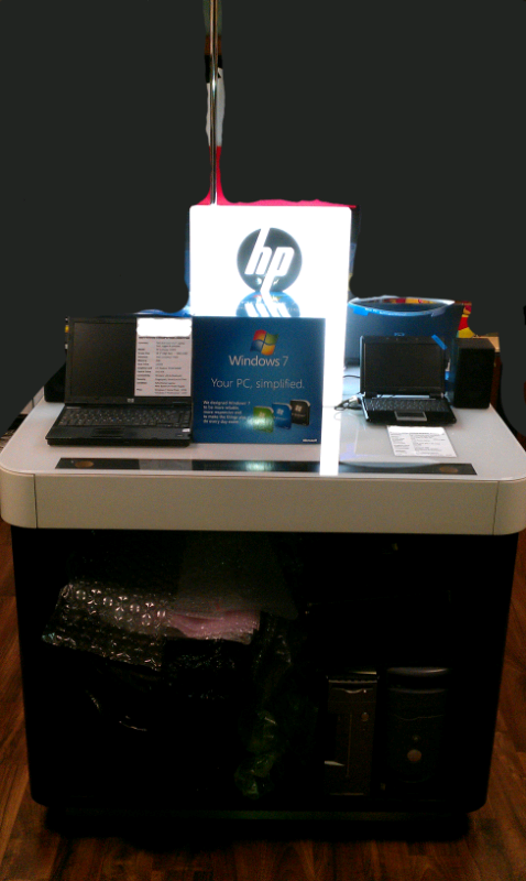 HP Laptop Retail Shop Display Island / Stand