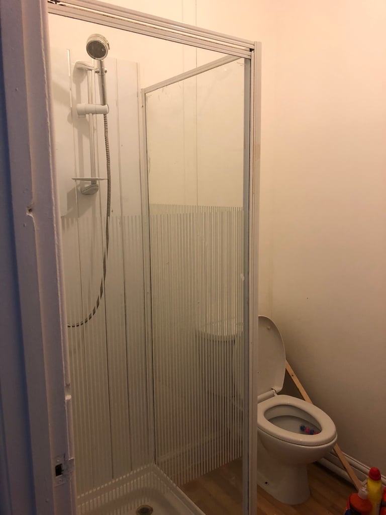 1 bed flat in Crumpsall M8 4GZ