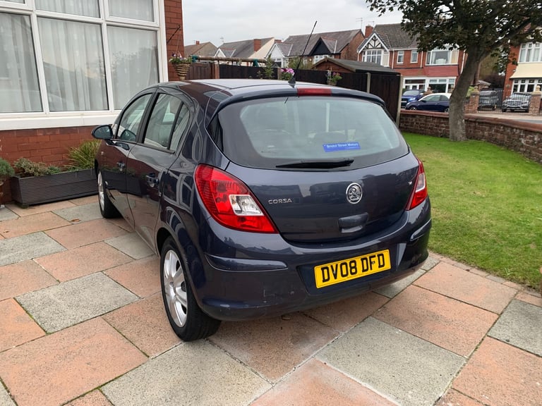 Vauxhall corsa 1.4 petrol , manual , 2008 - Image 4