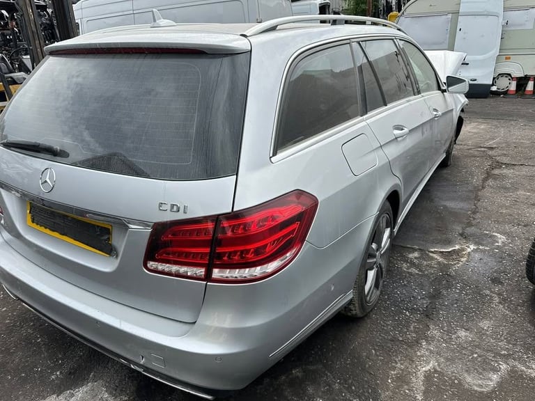 2013 MERCEDES BENZ E220 BREAKING FOR PARTS !!