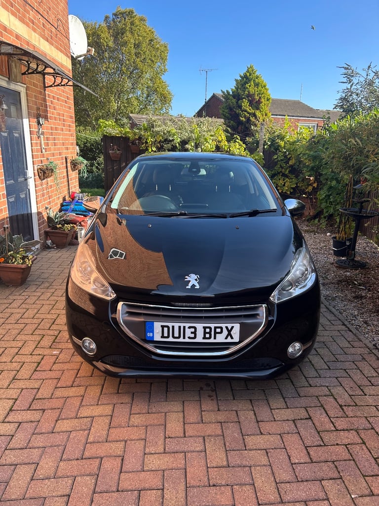 Peugeot, 208, Hatchback, 2013, Manual, 1200 (cc), 3 doors