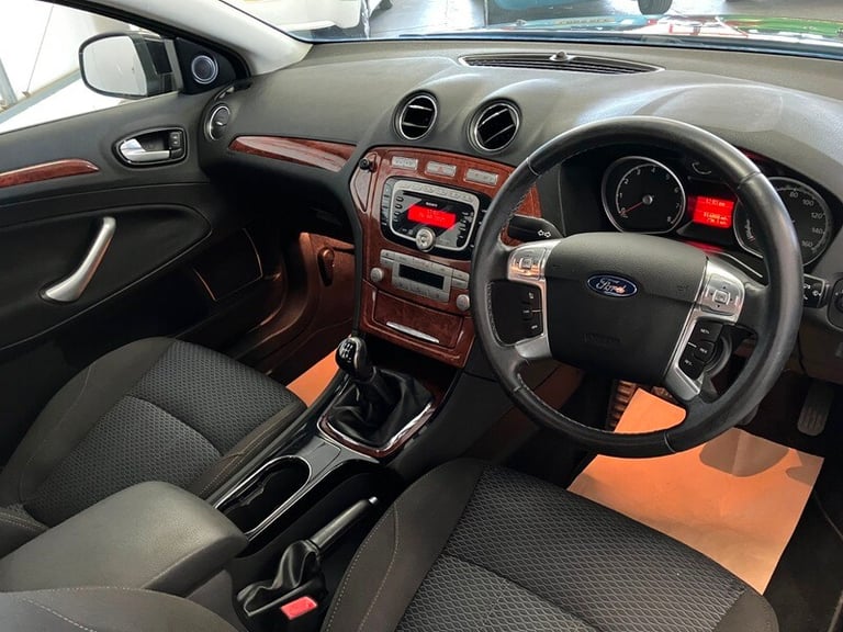 2007 Ford Mondeo 2.0 Ghia 5dr HATCHBACK PETROL Manual
