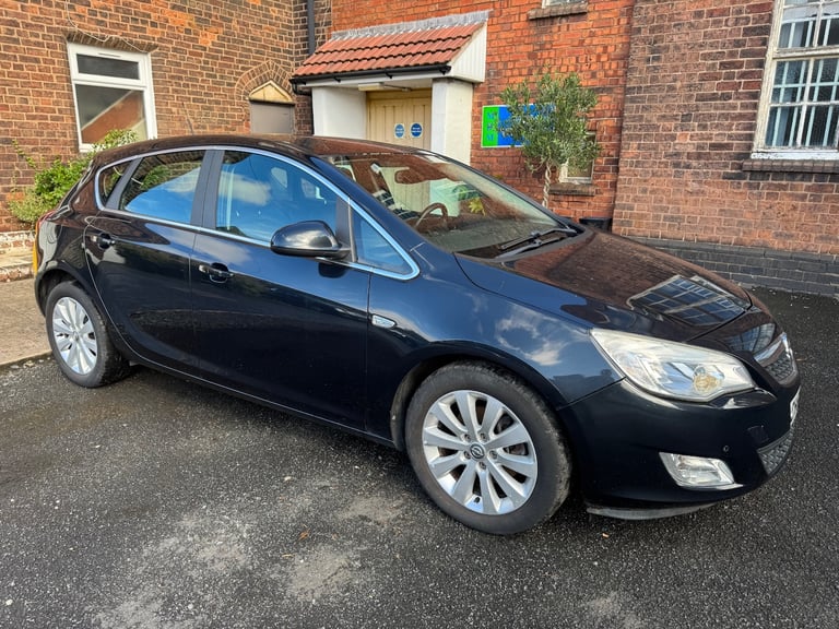 LHD LEFT HAND DRIVE + 2012 VAUXHALL ASTRA 1.7 CDTi DIESEL + WITH COC + MOT 09/25
