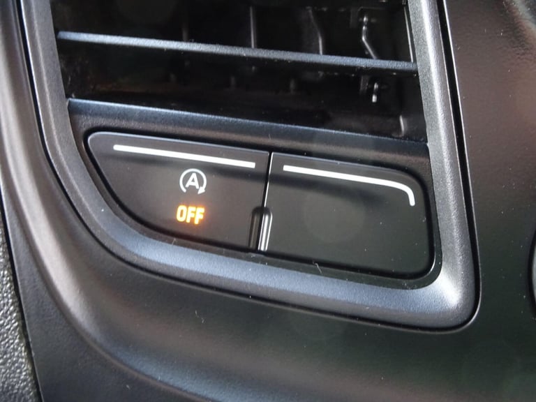 2021 Ford Transit 2.0 350 EcoBlue Leader Luton 3dr Diesel Manual FWD L4 Euro 6 (s/s) (130 ps) CHA...