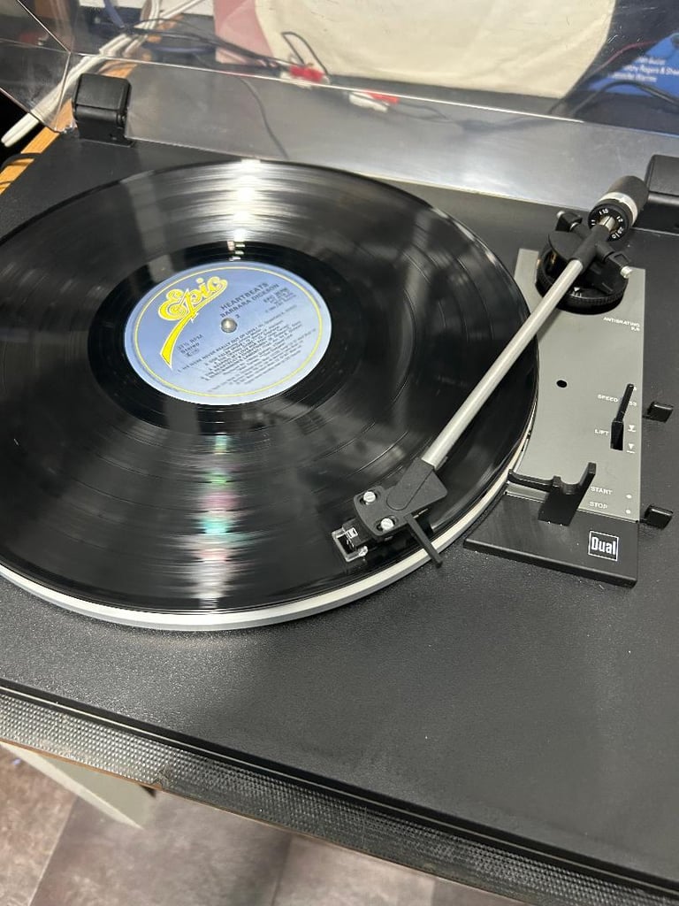 PENDING. CS 435-1 Record player turntable