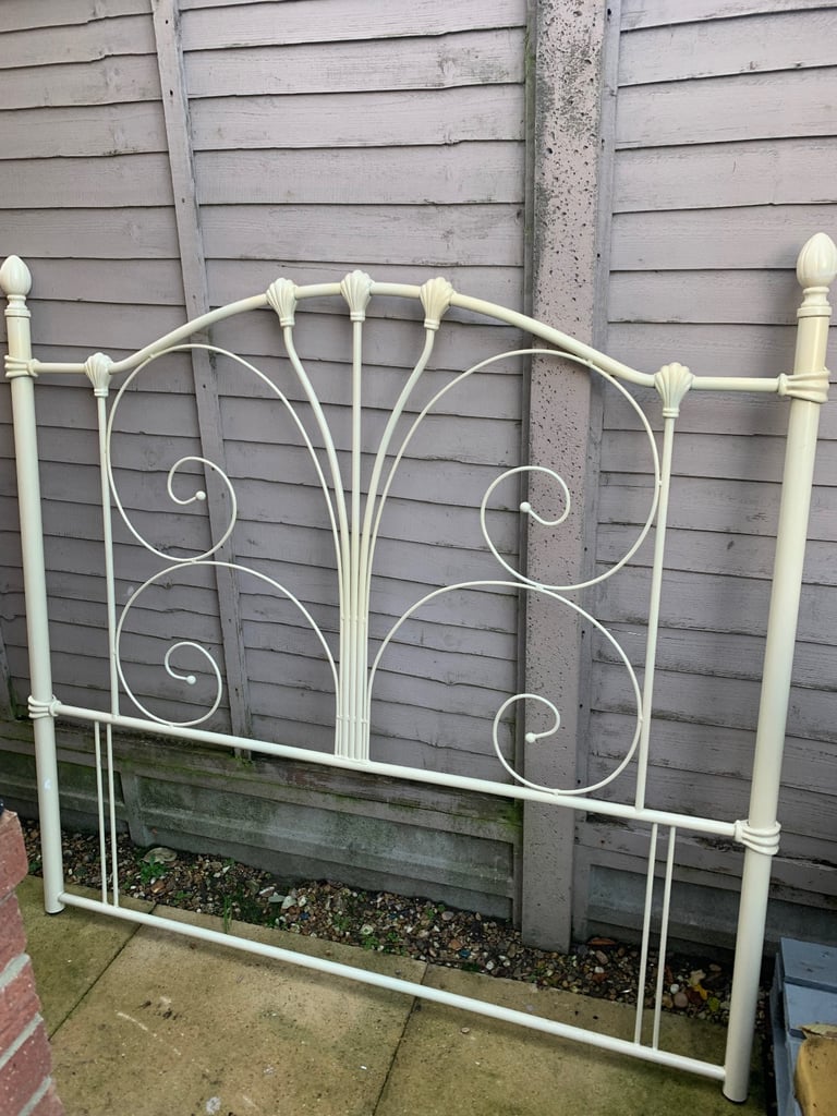 Metal double headboard in cream colour