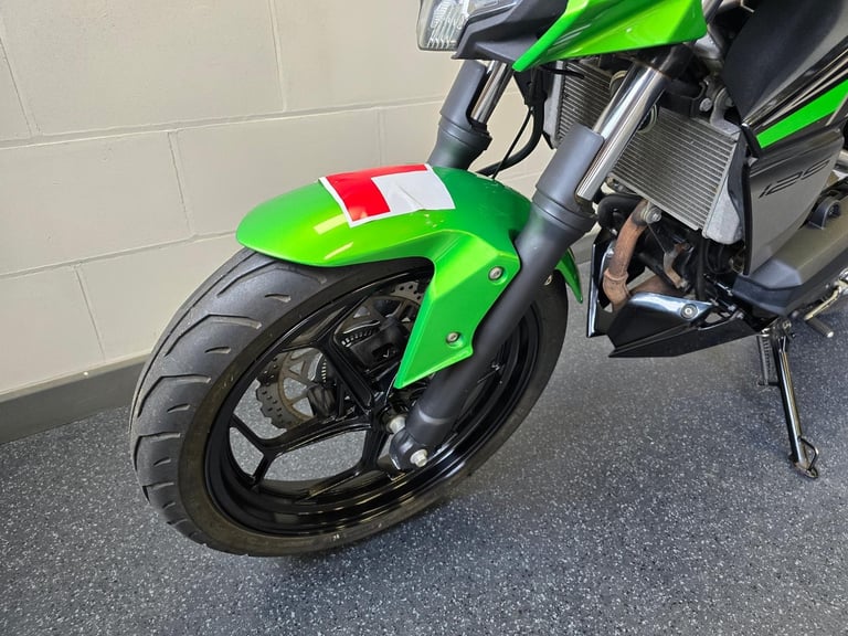 Kawasaki Z125 Supernaked 125cc Learner Legal Geared Motorcycle