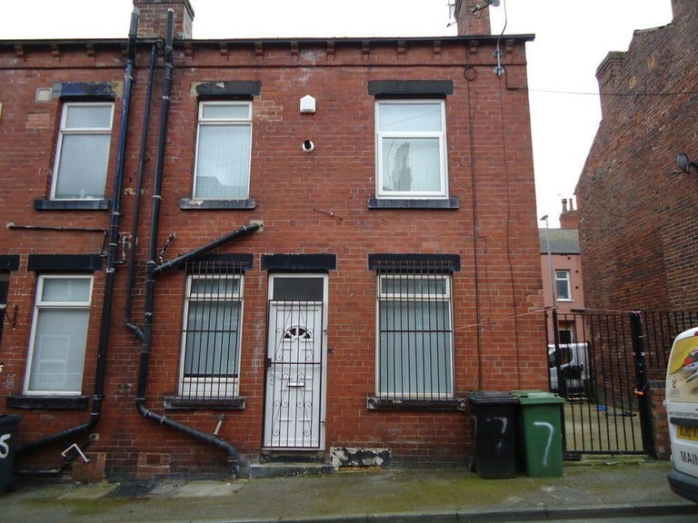3 bedroom semi detached house in BD2