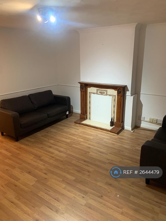 image for 3 bedroom house in Shepherds Close, Romford, RM6 (3 bed) (#2644479)