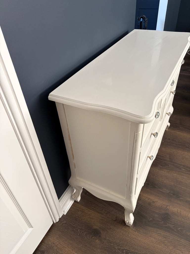 Chest of drawers white shabby chic style 