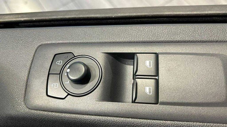  Ford Transit Custom 2.5 PHEV 232ps H1 Van Trend Auto Van Plug-In Hy Automatic