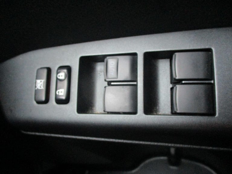  Toyota RAV4 2.5 VVT-h Design SUV 5dr Petrol Hybrid CVT Euro 6 (s/s) (197 ps) Petrol/Electric Hyb...