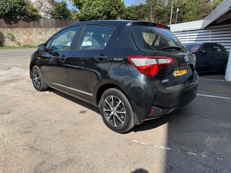 Toyota Yaris 1.5 Hybrid Icon Tech 5dr CVT -NAV - PARKING SENSORS - REAR CAMERA