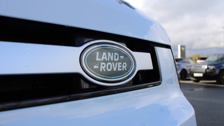 2022 Land Rover Defender 3.0 D250 SE 90 3dr Auto ESTATE DIESEL Automatic