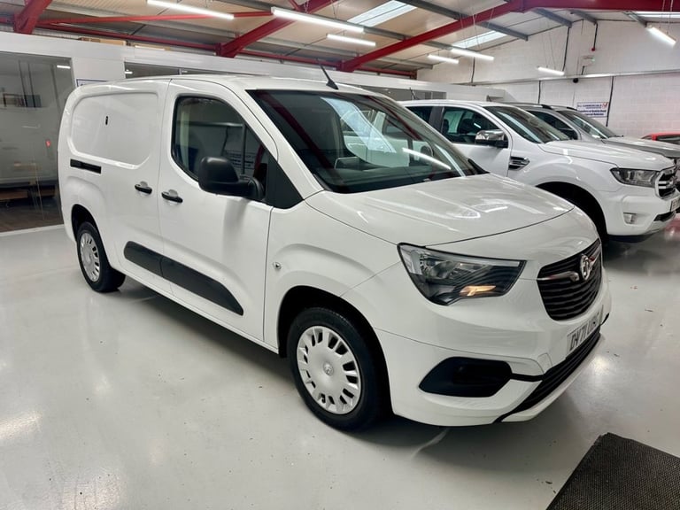 2021 71 VAUXHALL COMBO 1.5 TURBO D 2300 SPORTIVE L2 H1 EURO 6 * 29,507 3 SEATER 