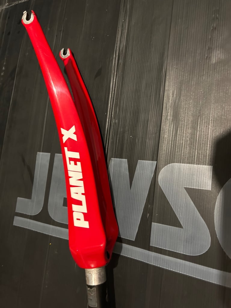 Planet X Pro Carbon Forks Red 700c Top bung included 399g