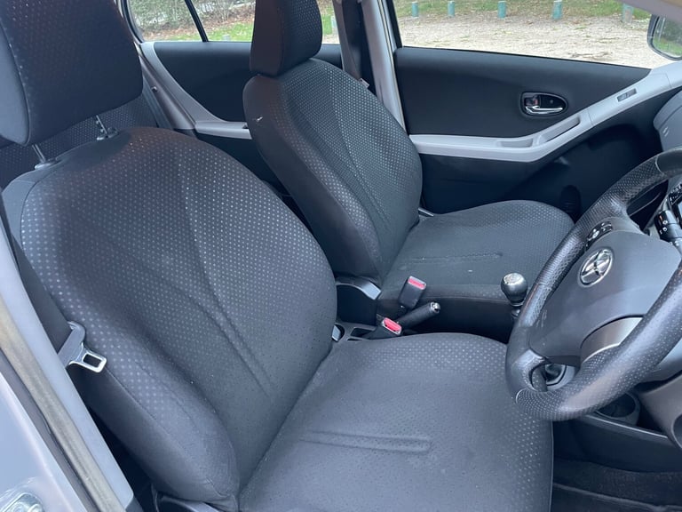2011 Toyota Yaris 1.33 VVT-i T Spirit Nav 5dr [6] HATCHBACK Petrol Manual