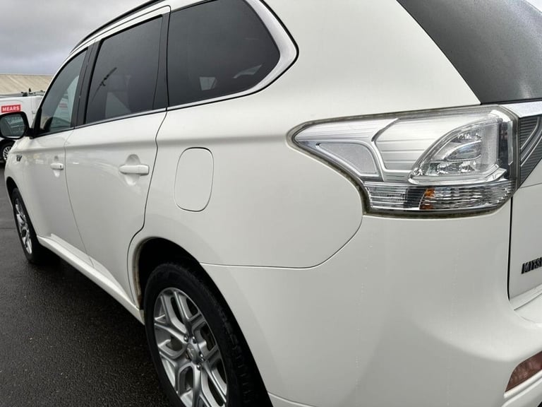 2014 Mitsubishi Outlander 0.0 PHEV GX 4H 5d 162 BHP Estate PETROL/ELECTRIC Semi Automatic