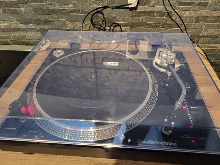 image for AUDIO TECHNICA AT-LP120-USB TURNTABLE