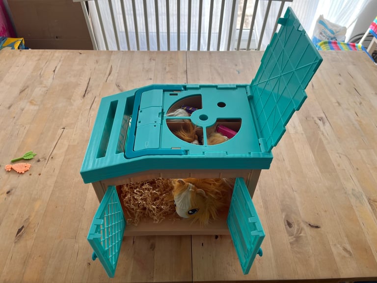 Little Live Pets Soft Interactive Mama Guinea Pig Set