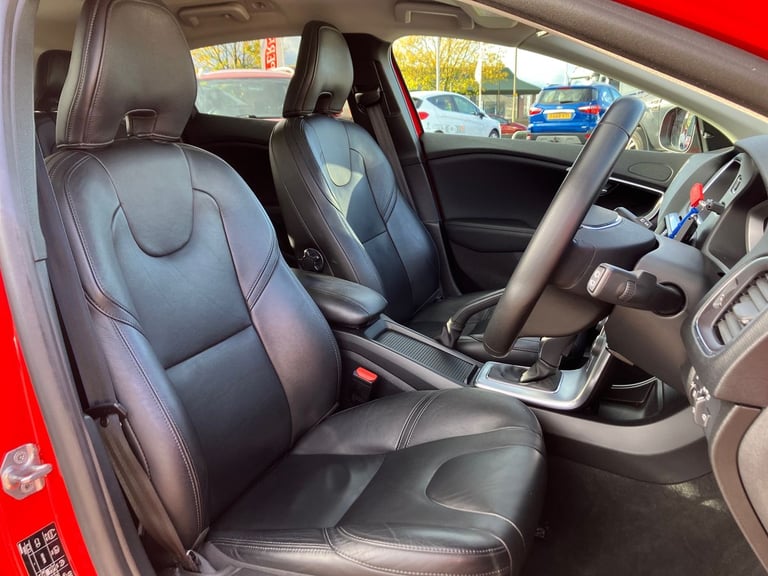 2019 Volvo V40 D3 [4 Cyl 152] Inscription Edition 5dr Geartronic Hatchback DIESEL Automatic