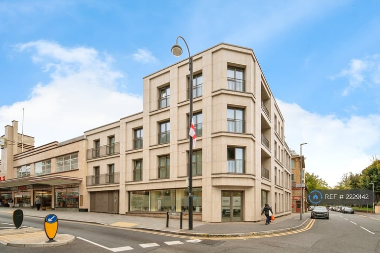 2 bedroom flat in Charleston House, Uxbridge, UB8 (2 bed) (#2229142)